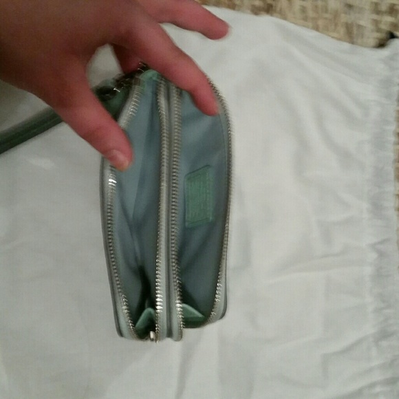 Coach pebble leather wallet - Picture 3 of 3